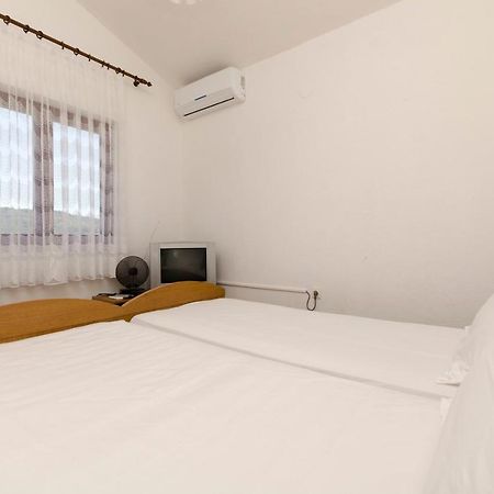 Apartments Mirko Trogir Exterior photo