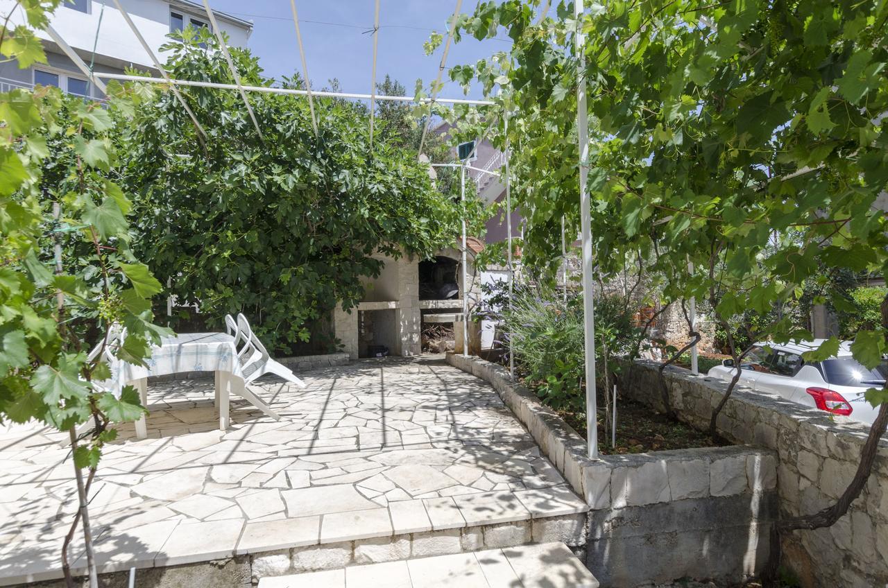 Apartments Mirko Trogir Exterior photo