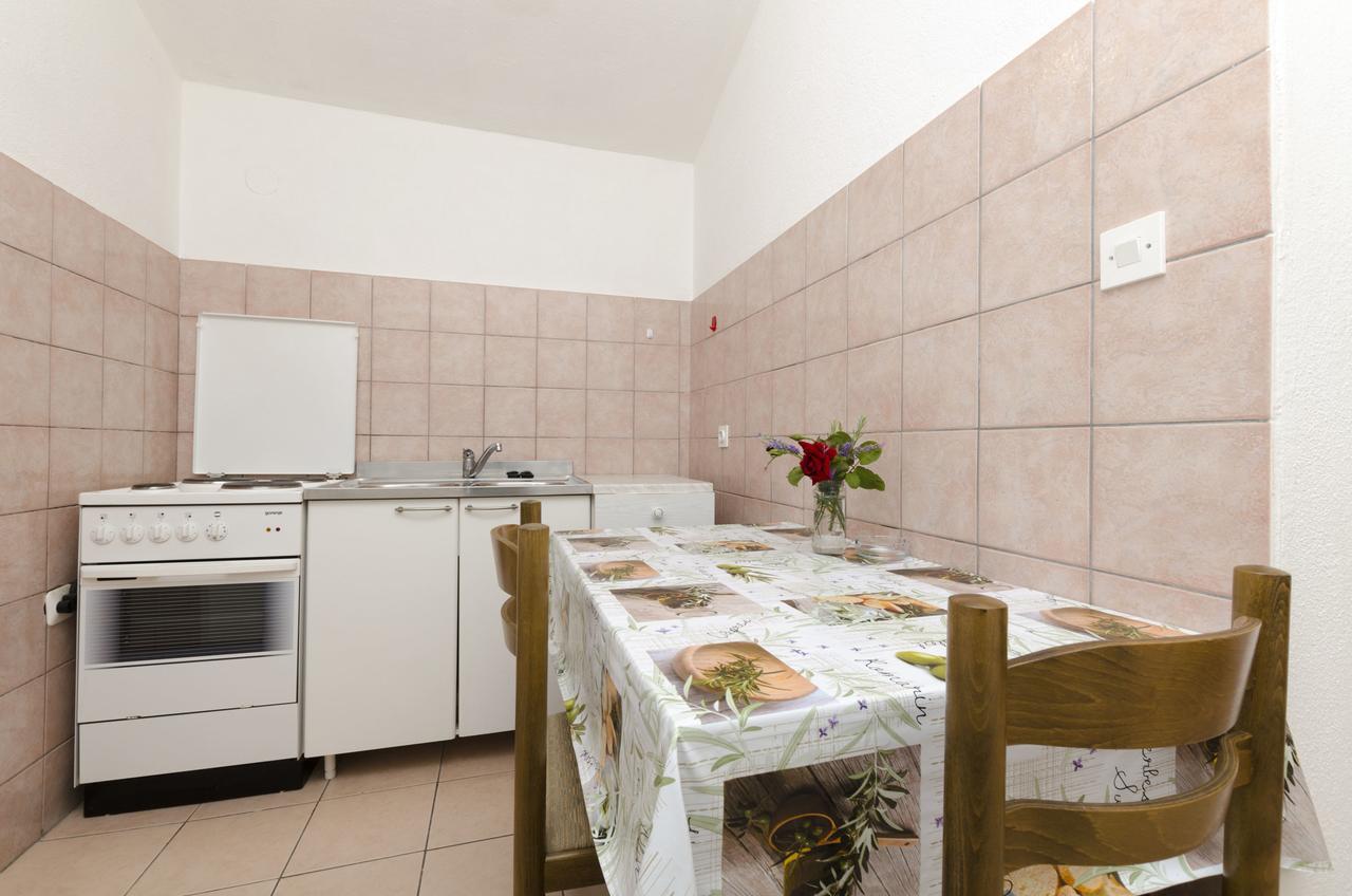 Apartments Mirko Trogir Exterior photo